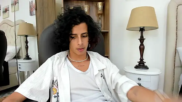 Ibratxandy online show from February 2026 07:01:01 PM