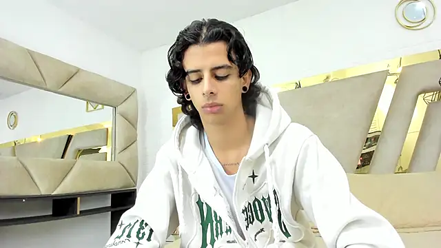 Ibratxandy online show from November 2025 12:04:02 PM