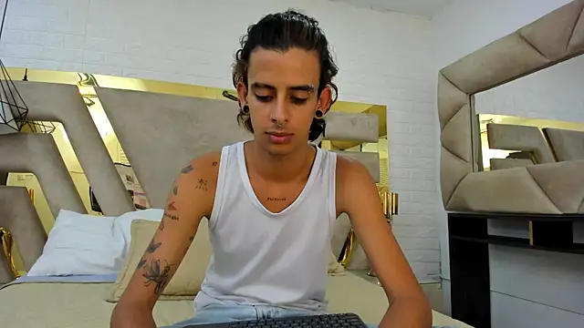 Ibratxandy online show from September 2025 07:31:01 PM