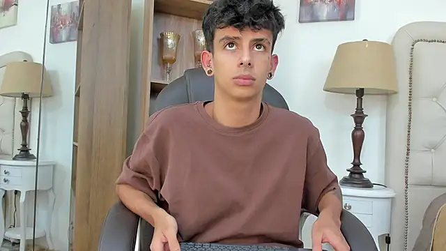 Ibratxandy online show from June 2026 07:13:02 PM