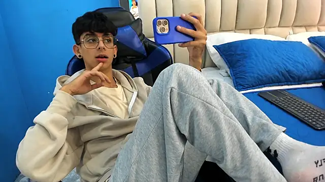 Ibratxandy online show from May 2026 07:19:02 PM