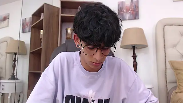 Ibratxandy online show from March 2026 07:51:01 PM