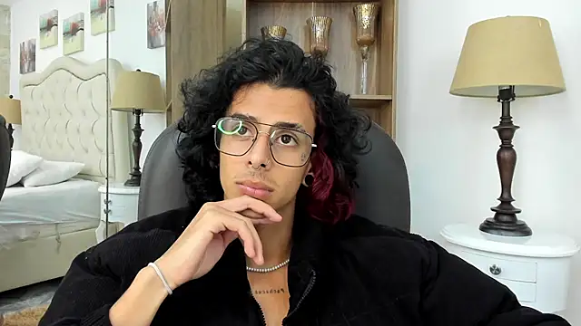 Ibratxandy online show from February 2026 12:18:02 PM