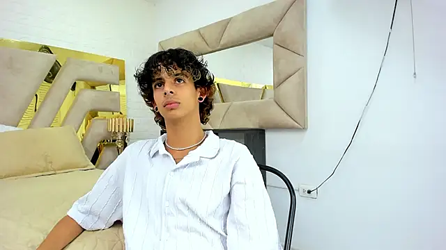 Ibratxandy online show from September 2025 07:21:02 PM
