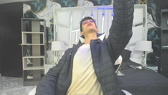 Ibratxandy online show from April 2026 12:22:01 PM