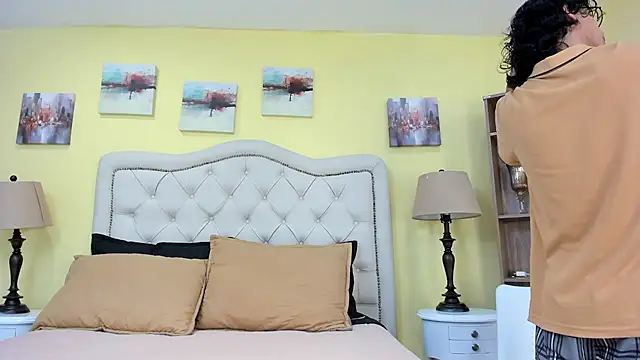 Ibratxandy online show from December 2025 07:06:01 PM