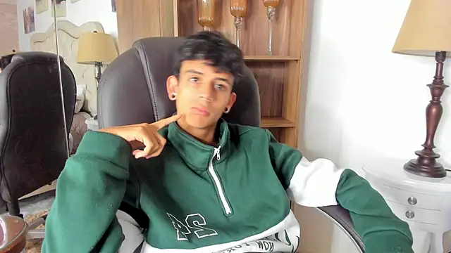 Ibratxandy online show from May 2026 12:01:02 PM