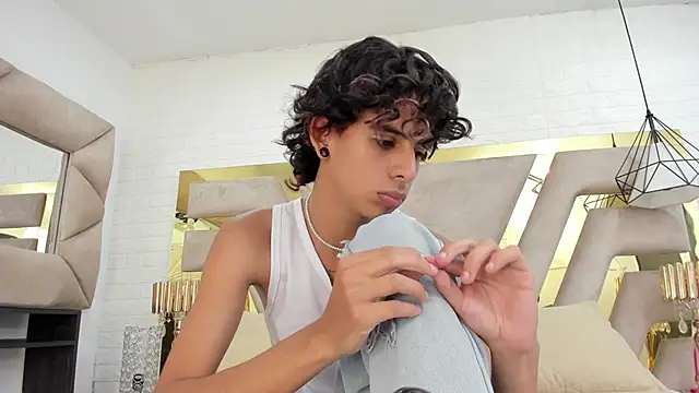 Ibratxandy online show from September 2025 07:14:01 PM