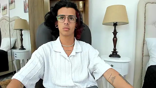 Ibratxandy online show from February 2026 07:03:02 PM