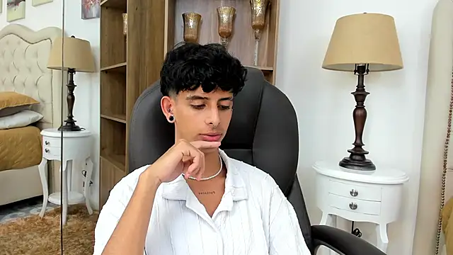 Ibratxandy online show from March 2026 06:33:01 PM