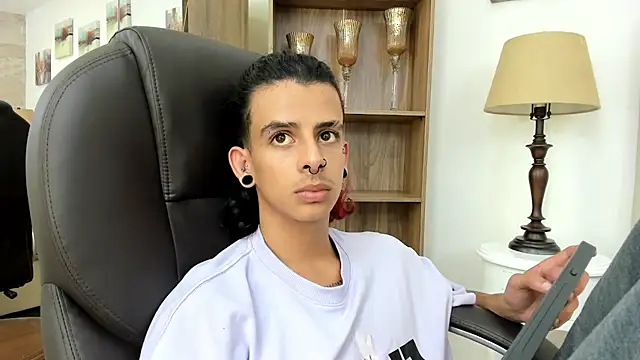 Ibratxandy online show from February 2026 07:53:02 PM