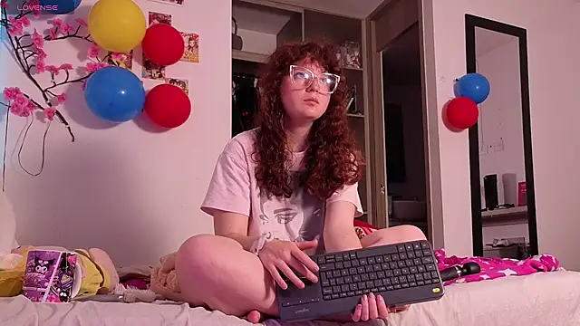 Snapshot of Sharon_Black chatting on July 2026 12:22:01 AM Sharon Black online show from July 2026 12:22:01 AM