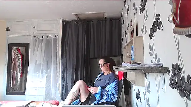 Mistress-Ivy51 online show from April 2026 12:41:01 PM