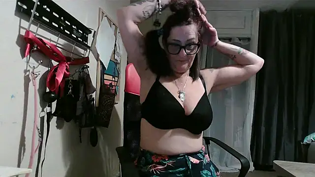 Mistress-Ivy51 online show from November 2025 06:28:02 AM