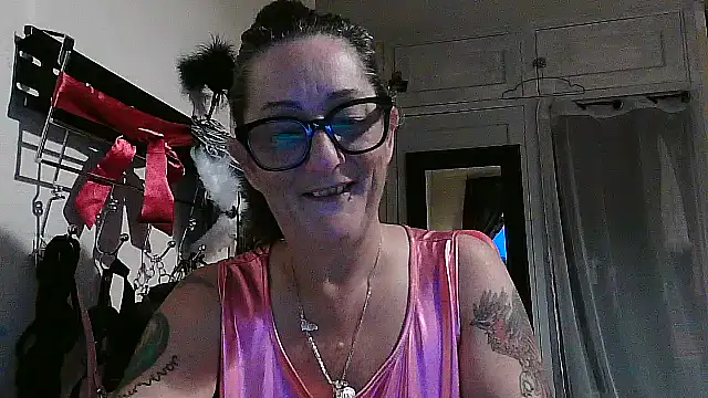 Snapshot of Mistress-Ivy51 chatting on October 2025 06:26:02 AM Mistress-Ivy51 online show from October 2025 06:26:02 AM