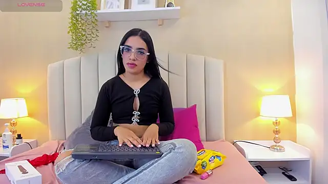 Rachel Donnelly online show from March 2026 03:05:01 AM