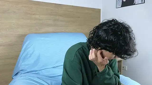 Stiven Benet  online show from November 2025 01:26:02 PM