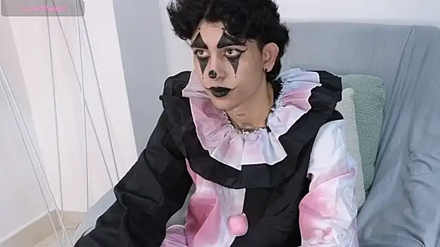 Stiven Benet  online show from October 2025 02:13:01 PM