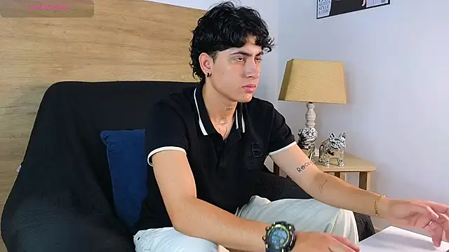 Stiven Benet  online show from October 2025 09:33:02 AM