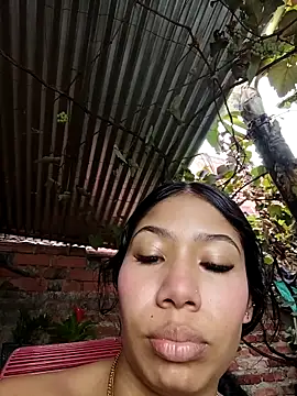 Rous-squir online show from December 2025 12:39:01 PM