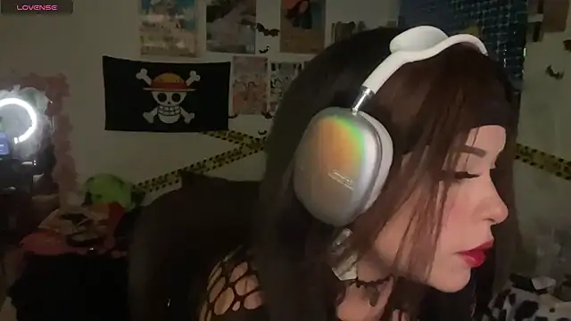 Snapshot of PixelKitty_ chatting on October 2025 11:36:02 PM PixelKitty online show from October 2025 11:36:02 PM