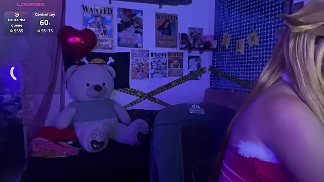 PixelKitty  online show from April 2026 11:33:01 PM