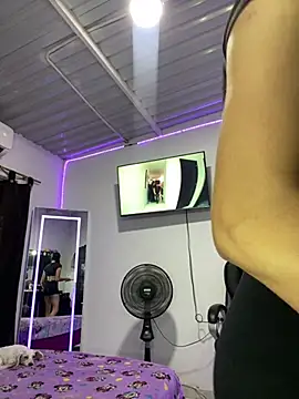 lesly cutee online show from April 2026 03:27:01 PM