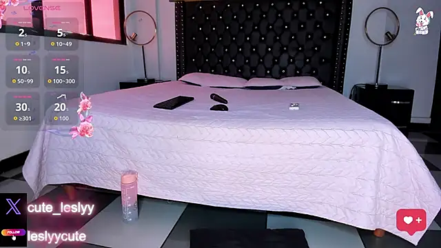 lesly cutee online show from October 2025 01:12:02 PM