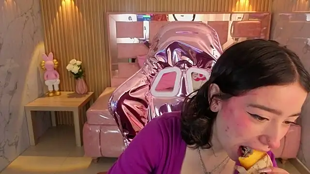 venuss09 s online show from December 2025 01:15:01 PM