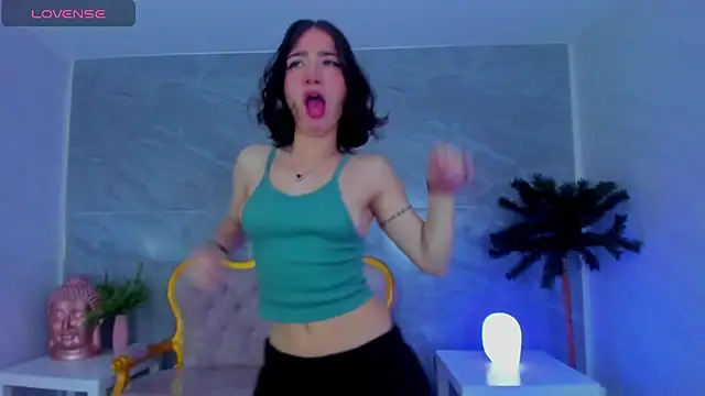 venuss09 s online show from November 2025 01:37:02 PM