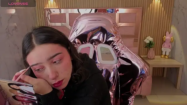 venuss09 s online show from April 2026 01:02:01 PM