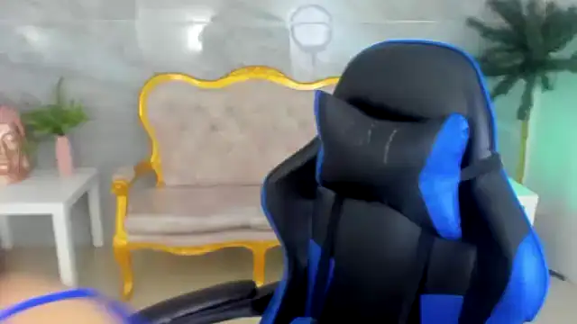 venuss09 s online show from October 2025 01:32:01 PM