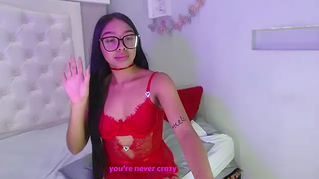 pocahontamoon online show from October 2025 02:47:01 PM