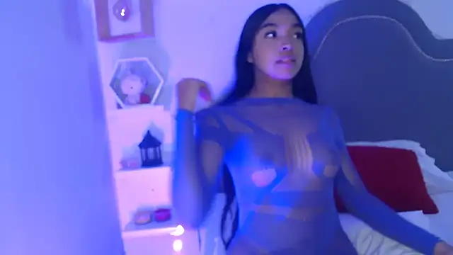 Snapshot of pocahontamoon chatting on February 2026 03:10:02 PM pocahontamoon online show from February 2026 03:10:02 PM