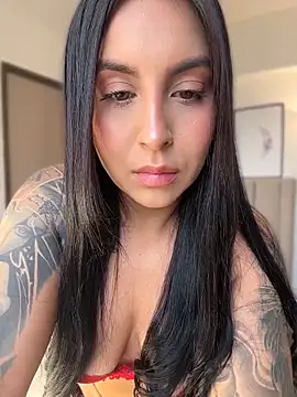 Lia Salens online show from April 2026 12:14:02 PM