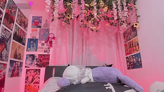 FluffyMelons online show from May 2026 11:04:01 PM