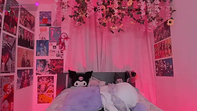 FluffyMelons online show from April 2026 11:00:02 PM