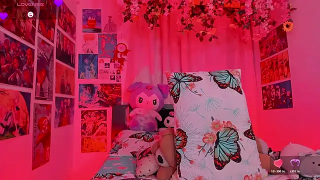 Snapshot of FluffyMelons chatting on November 2025 11:21:02 PM FluffyMelons online show from November 2025 11:21:02 PM