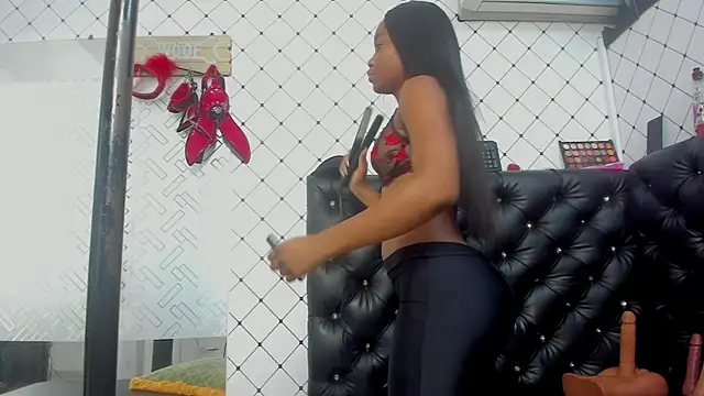 EMMA SANTANA online show from October 2025 02:20:01 PM
