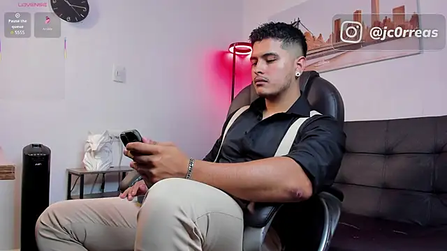  Juanes online show from December 2025 09:40:01 PM