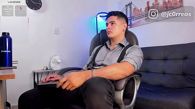  Juanes online show from November 2025 09:29:02 PM