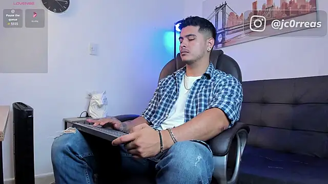  Juanes online show from January 2026 09:40:02 PM