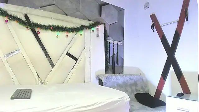 PeterBowel online show from December 2025 03:07:01 AM