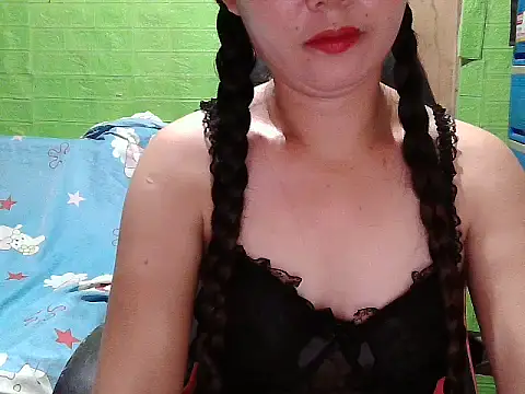 Snapshot of lucky_rona chatting on June 2026 01:00:02 PM lucky rona online show from June 2026 01:00:02 PM