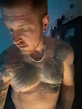 Snapshot of CloudyKingG chatting on April 2026 12:30:02 AM CloudyKingG online show from April 2026 12:30:02 AM