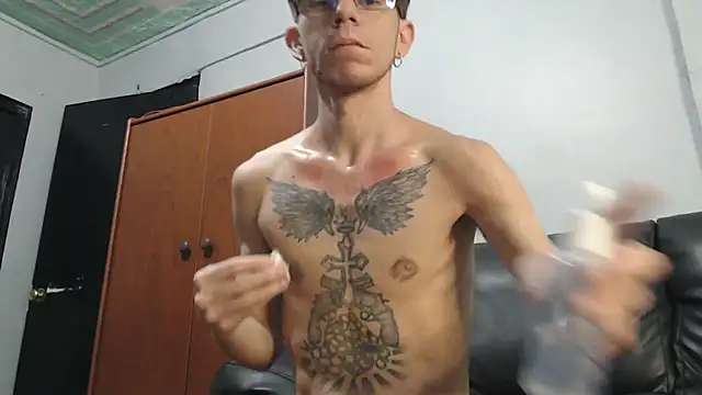 AlexandroRossi online show from December 2025 05:06:02 AM