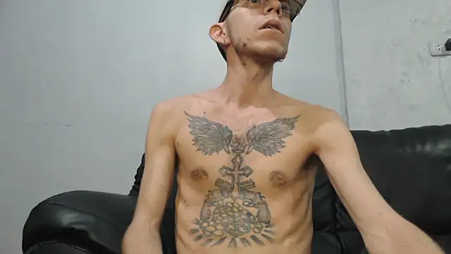 AlexandroRossi online show from November 2025 04:49:02 AM