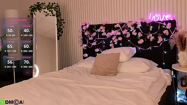 Kati Li online show from November 2025 10:19:01 AM