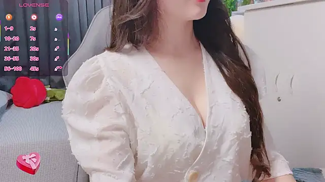Snapshot of Quynhanh_69 chatting on June 2026 03:48:02 AM Quynhanh 69 online show from June 2026 03:48:02 AM