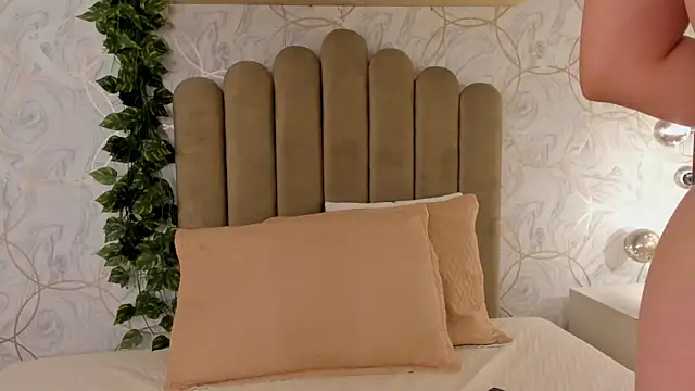 Zafiro22  online show from March 2026 04:23:01 AM